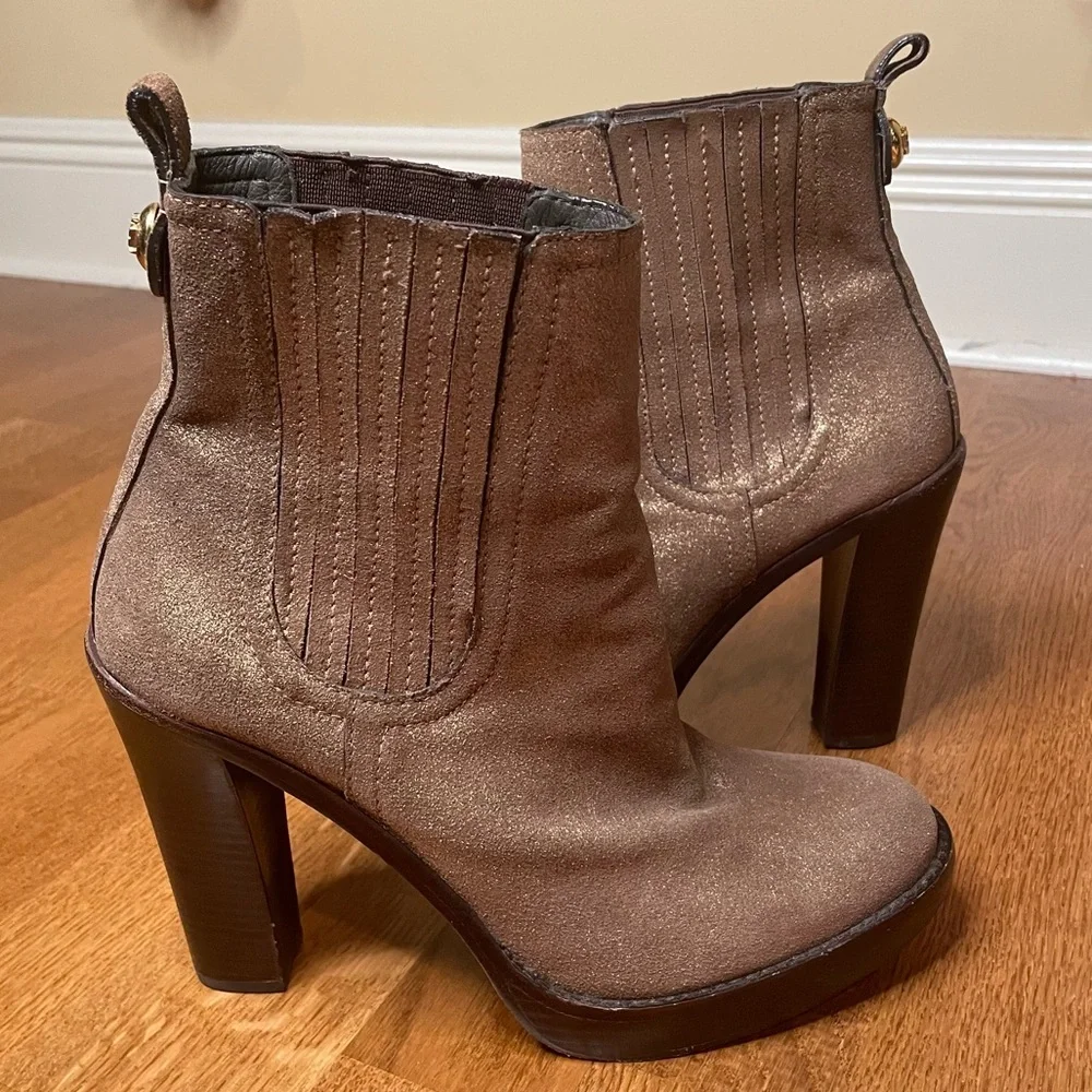 Tory Burch Chelsea Gold Slip On Heeled Boot